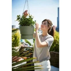 Elho 24cm Leaf Green Greenville Hanging Basket Planter 10 Elho 24cm Leaf Green Greenville Hanging Basket Planter -Cheap Shrub And Spray Store 8711904332440 4